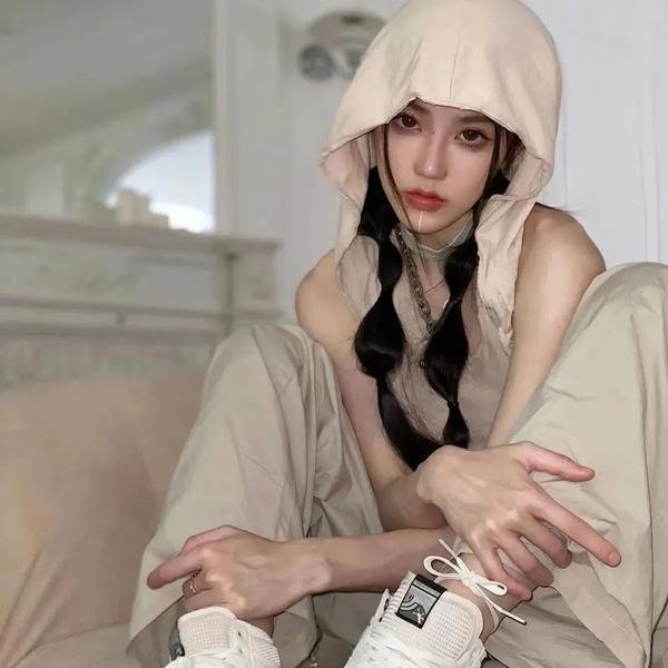 凝视蕾妮玛莉佛森封面